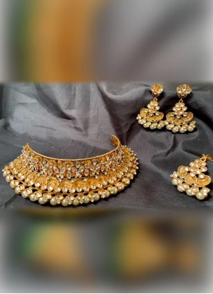 Best Jewellery Set in Gold and White for Sangeet