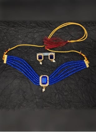 choker set in Blue Enhanced with Beads