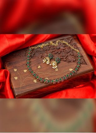 Antique Gold and Green Jewellery Set for Women