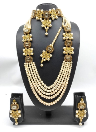 Gold and White Reception Jewellery Set