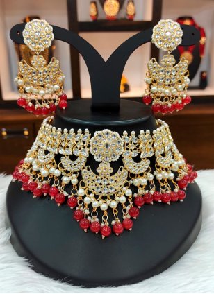 Maroon and Off White Jewellery Set for Women