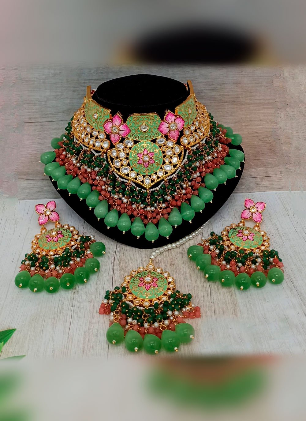 Tyaani Inspired Foil Kundan Necklace Set - Green – AristaBeads Jewelry
