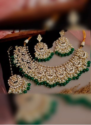 Opulent Green Engagement Jewellery Set