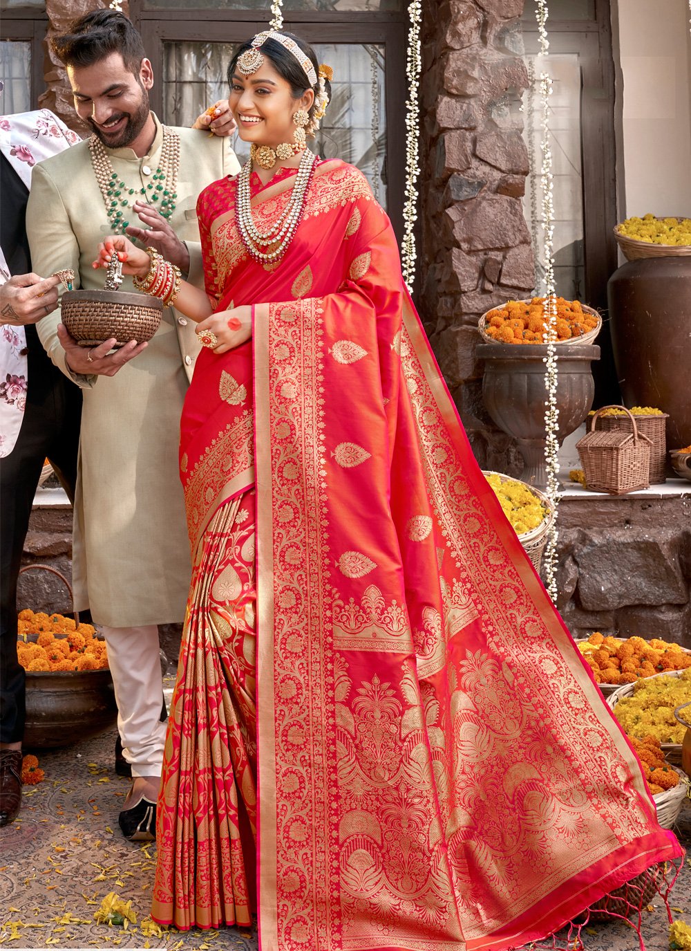 Red & Black Color Combination Chanderi Banarasi saree | Indian bridal sarees,  Banarasi sarees, Wedding silk saree