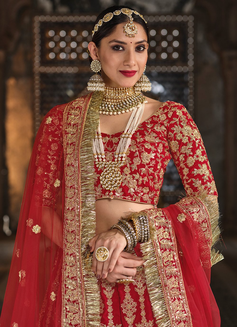 Best Jewellery Options to Match with your Red Bridal Lehenga | Bridal  jewellery design, Jewelry design, Jewellery design sketches