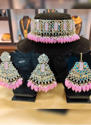 Stupendous Pink Jewellery Set for Women