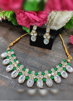 This Green Jewellery Set is Enhanced with