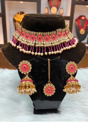 This Pink Jewellery Set is Enhanced with Moti Work