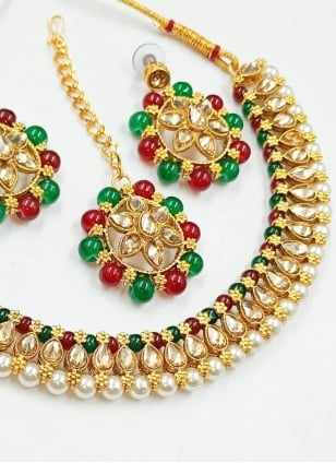 Women's Green and Red Necklace Set for Reception