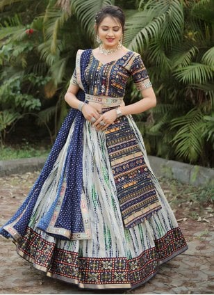 Indian Pakistani Ghagra/ Lehenga Choli Designs Collection 2022-2023 | Choli  designs, Designer lehenga choli, Pakistani dresses