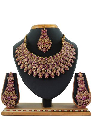 Fuchsia Necklace Set for Women