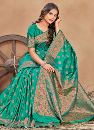 
                            Green Banarasi Silk Weaving Classic Saree