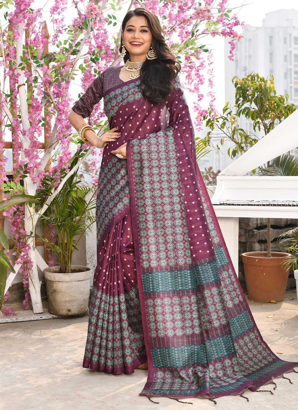 Buy Bandhani or Bandhej Saree For Women Online At Best Prices | The Indian  Ethnic Co – THE INDIAN ETHNIC CO.