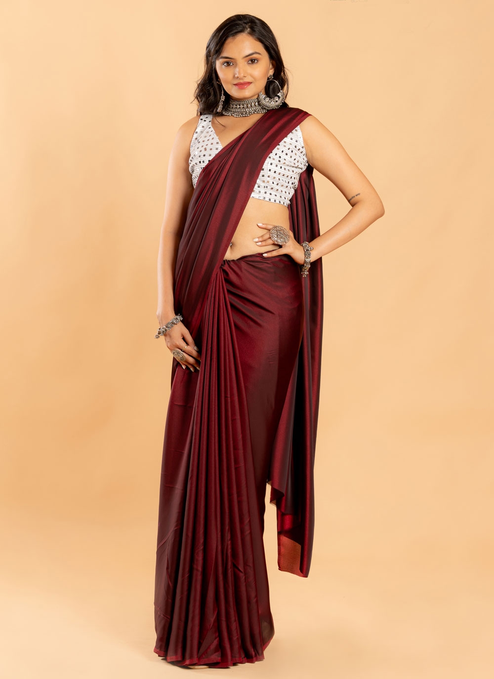 Self Design, Solid/Plain Daily Wear Georgette Saree With Blouse Piece ( burgundy)