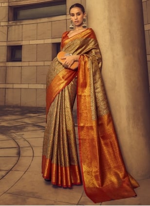 Jewellery on banarasi hot sale silk saree