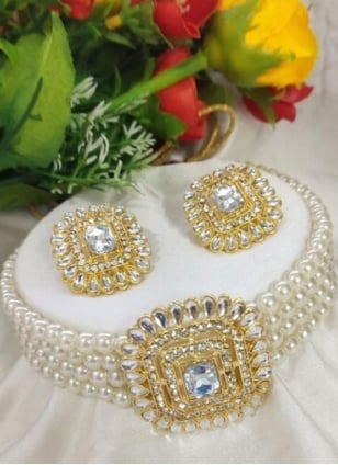 Nice White Party Necklace Set