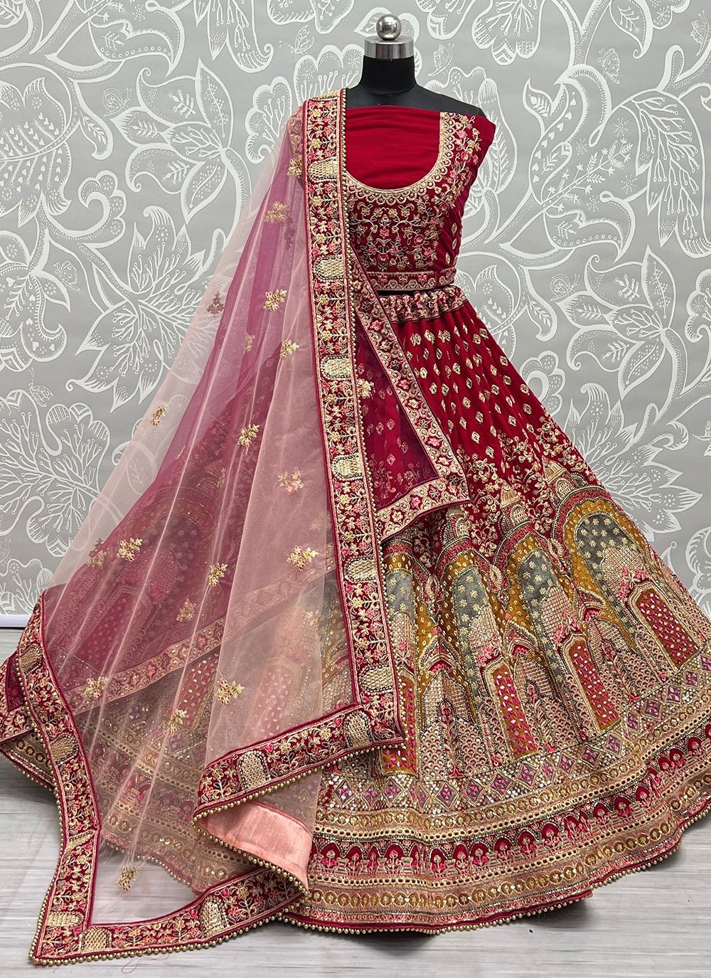 Bridal Lehenga Designs 😍😍 - BEST Beautiful Mehndi Design | Facebook