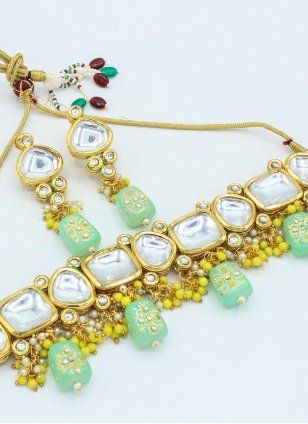 This Mint green Jewellery Set is Enhanced with Alloy