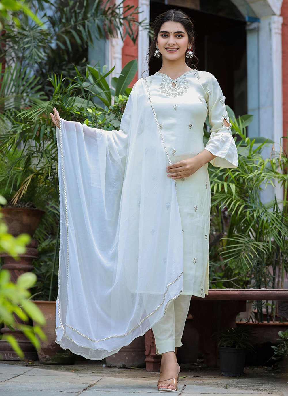 Top beautiful white salwar suit designs😍white suit design | Punjabi suit -  YouTube
