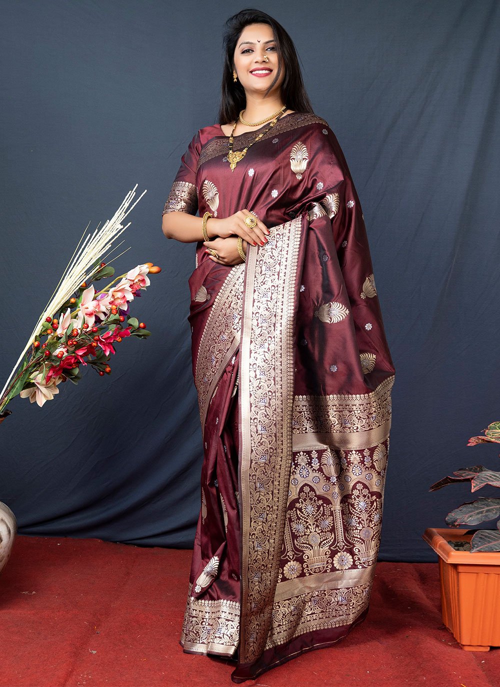 Buy Meghsunder Women Red Woven Design Silk Blend Banarasi Saree With Blouse  Piece Online at Best Prices in India - JioMart.