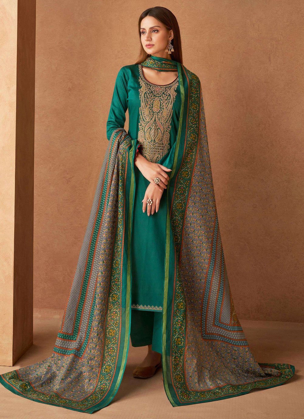 Buy Latest Indian Salwar Kameez Online at Best Prices & Free